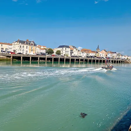 Duplex De Charme - Proche Plage, Port & Rues Pietonnes Avec Parking Prive - Fr-1-331-6 * Les Sables-dʼOlonne